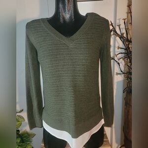 Hilary Radley Khaki V Neck Sweater M
